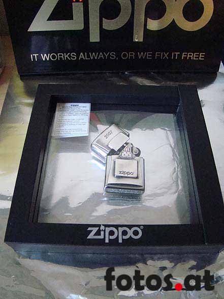 ZIPPO JAHRGANGSMODELL 2007 bild2.jpg