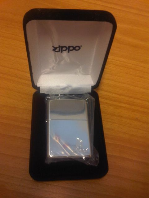 Zippo Sterling Silver Logo & Flame Limited Neu 2.jpg